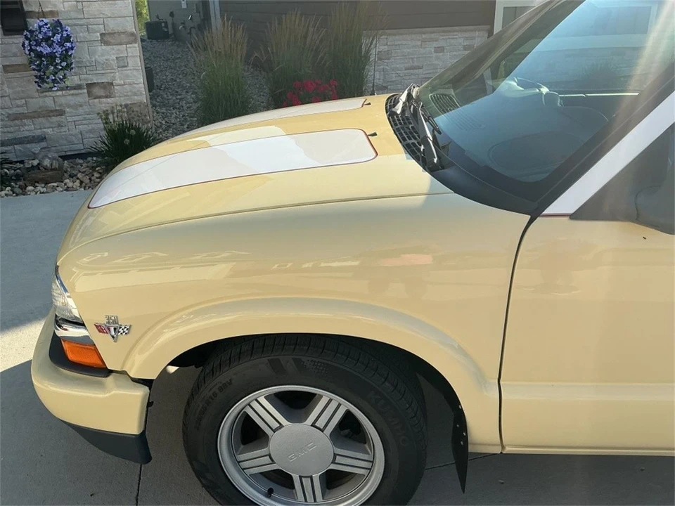 1998 Chevrolet S-10 - Image 6 of 30