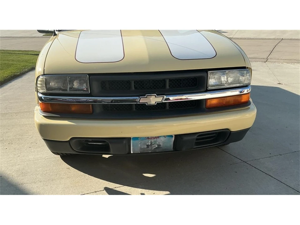 1998 Chevrolet S-10 - Image 7 of 30