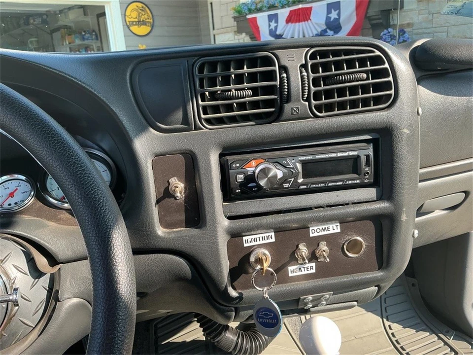 1998 Chevrolet S-10 - Image 14 of 30