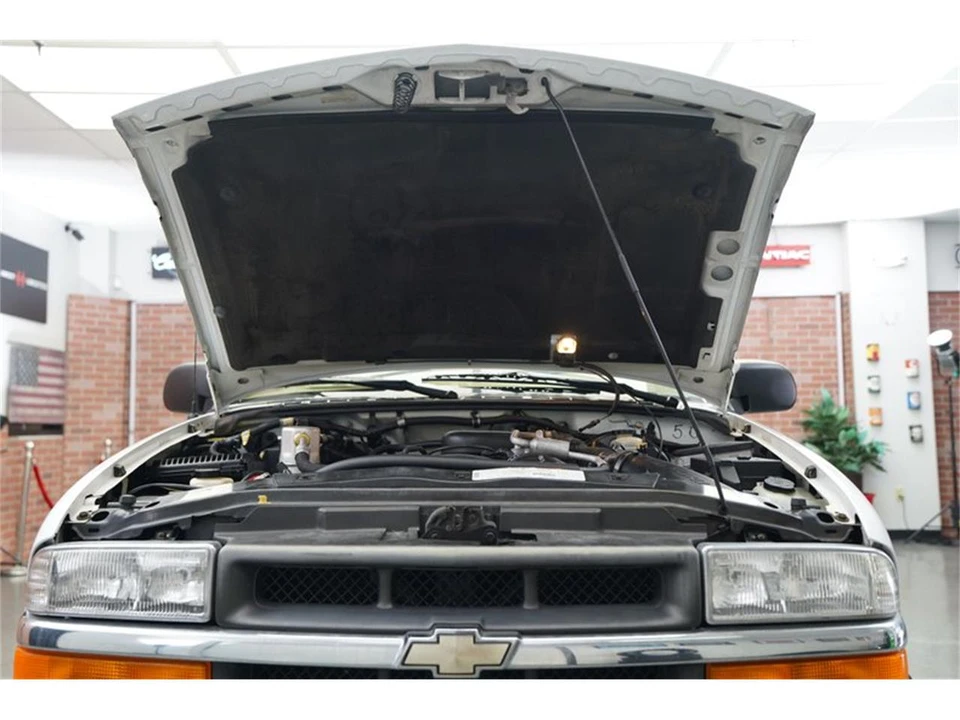 1998 Chevrolet S-10 - Image 12 of 31