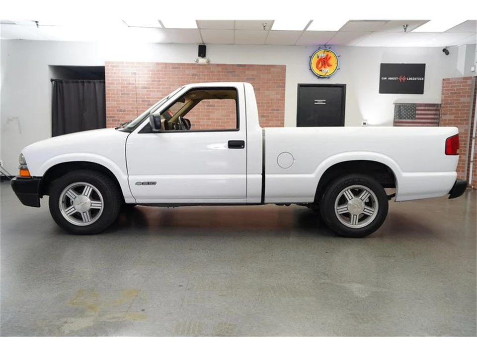 1998 Chevrolet S-10 - Image 4 of 31