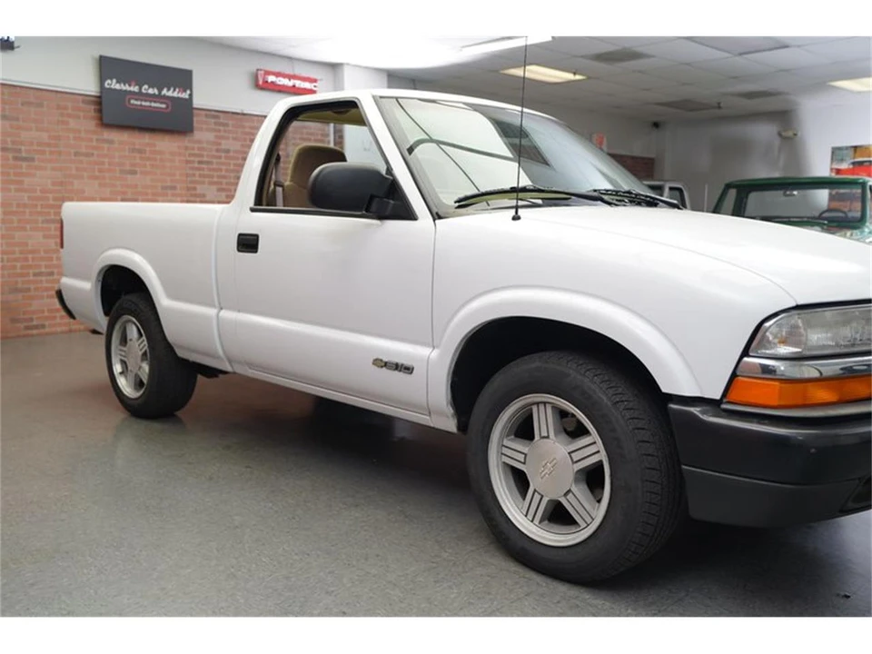 1998 Chevrolet S-10 - Image 9 of 31