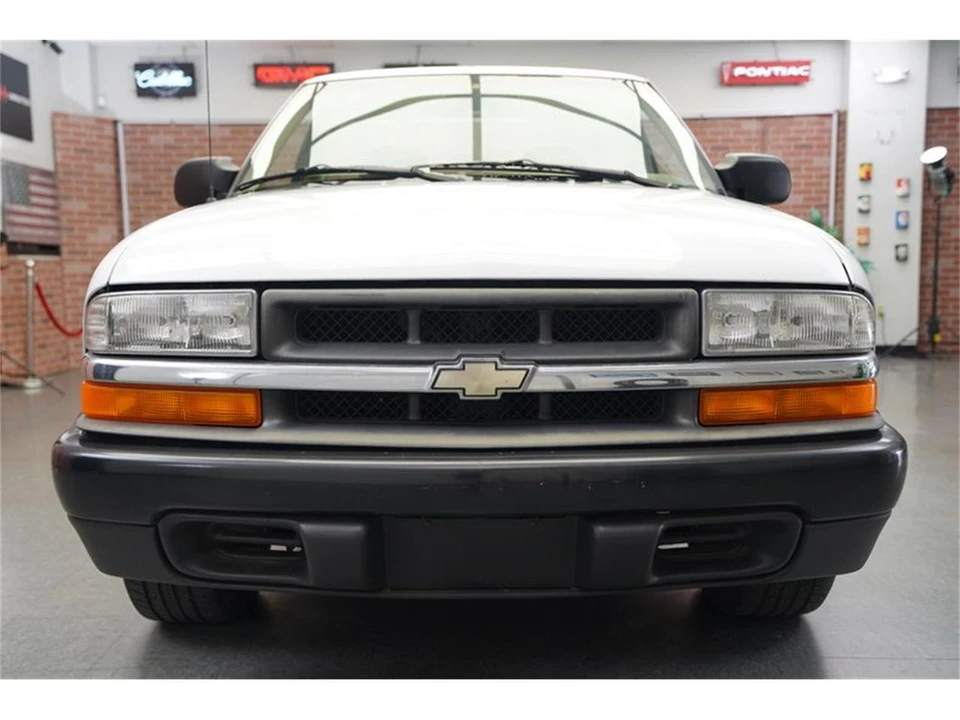 1998 Chevrolet S-10 - Image 11 of 31