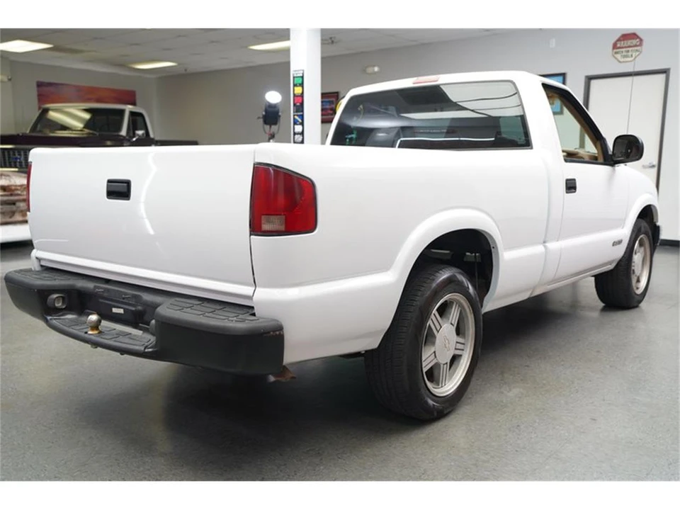 1998 Chevrolet S-10 - Image 7 of 31