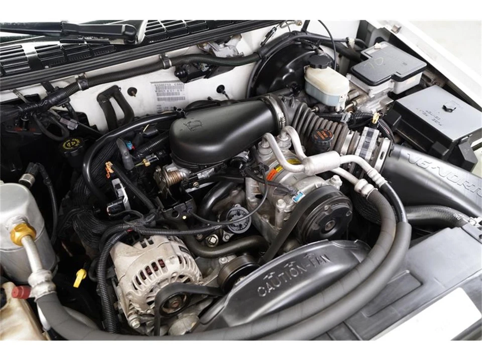 1998 Chevrolet S-10 - Image 17 of 31