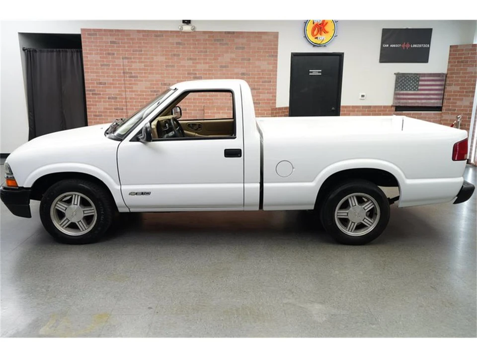 1998 Chevrolet S-10 - Image 4 of 31
