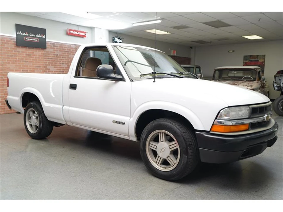 1998 Chevrolet S-10 - Image 9 of 31