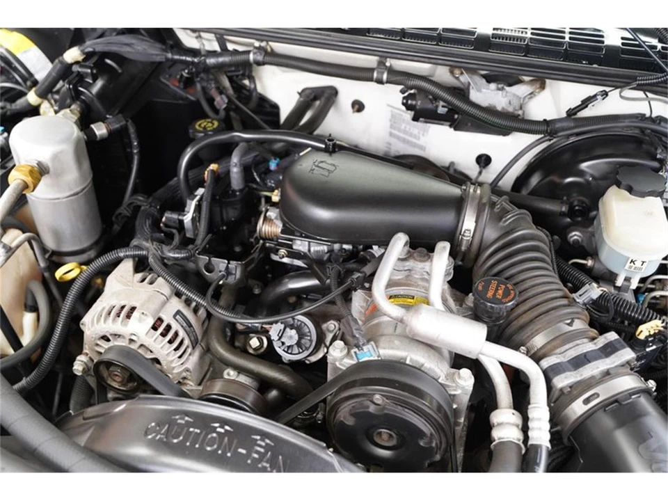 1998 Chevrolet S-10 - Image 15 of 31