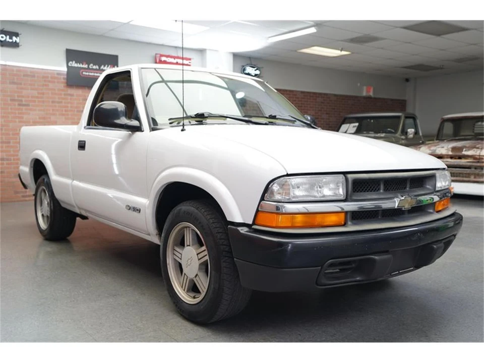 1998 Chevrolet S-10 - Image 10 of 31