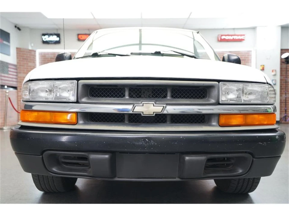 1998 Chevrolet S-10 - Image 11 of 31