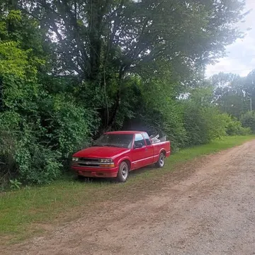 1998 Chevrolet S10 Extended Cab Pickup 3D 6 ft