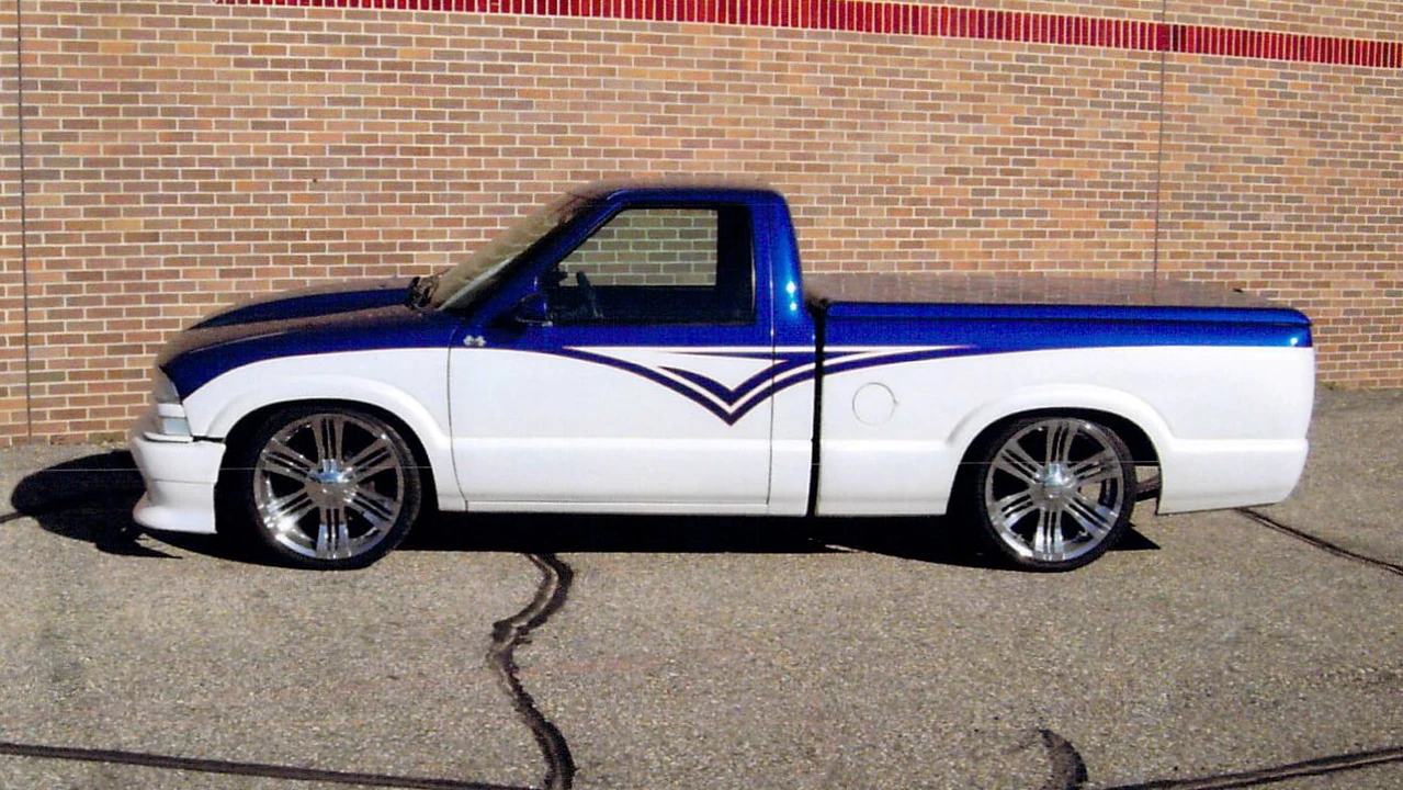 1998 Chevrolet S-10 - Image 2 of 3