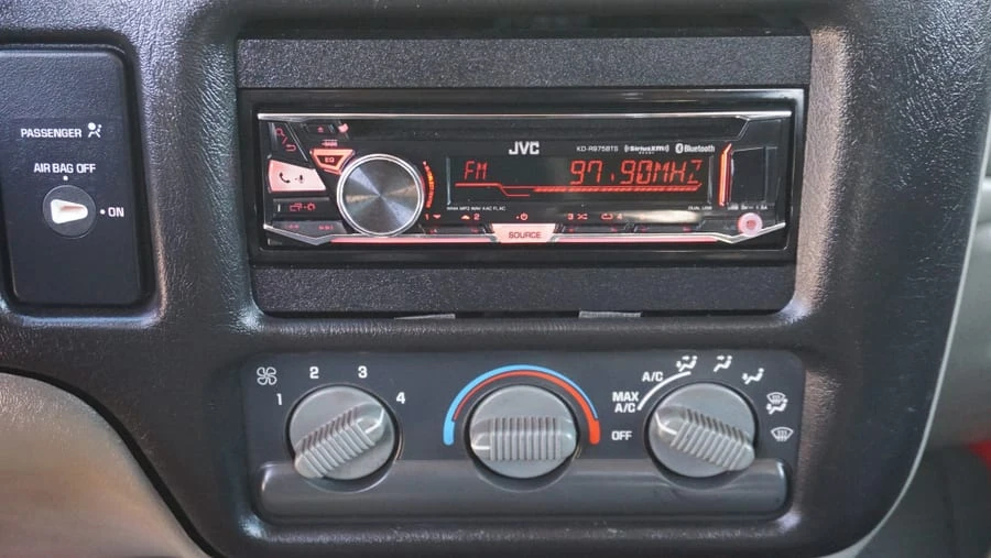 1998 Chevrolet S-10 - Image 7 of 18