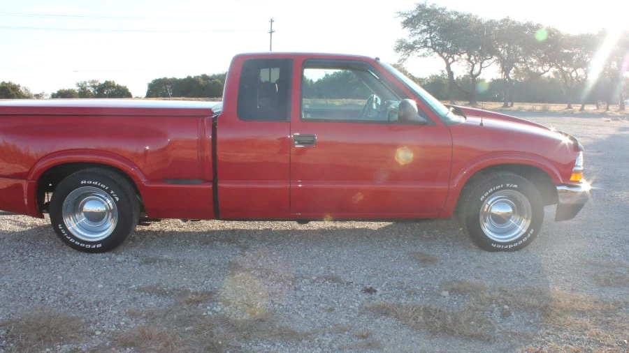 1998 Chevrolet S-10 - Image 2 of 24