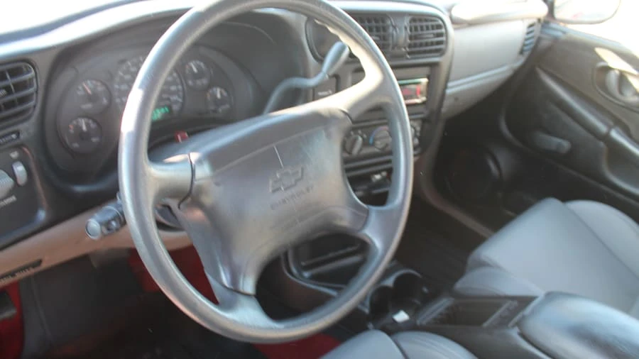 1998 Chevrolet S-10 - Image 5 of 24