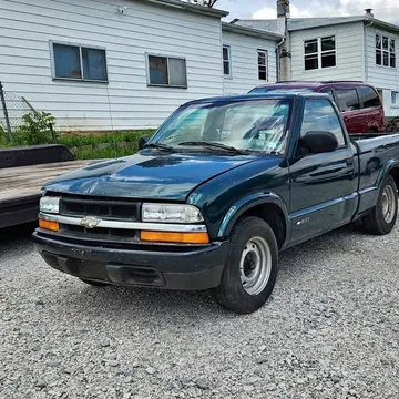 1998 Chevrolet S10 Regular Cab LS Pickup