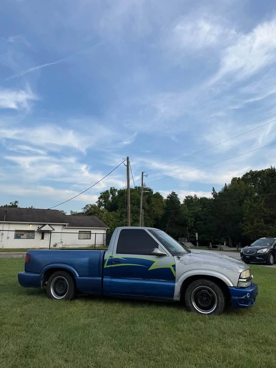 1998 Chevrolet S-10 - Image 3 of 4