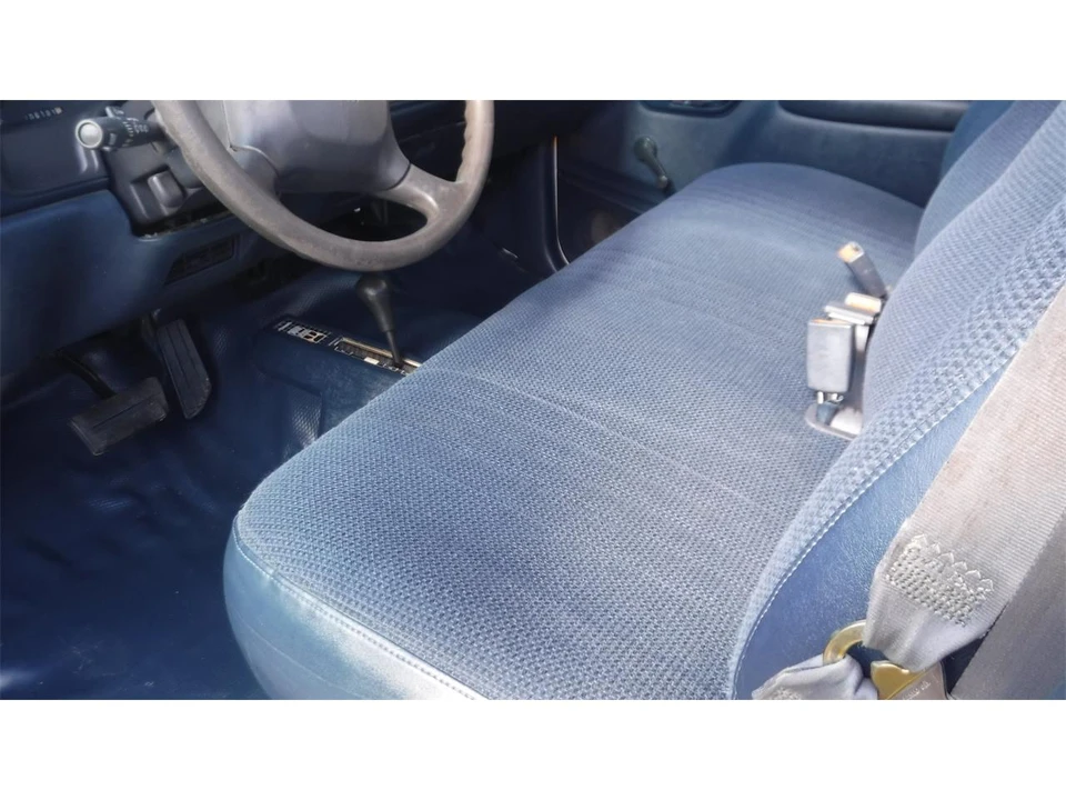 1998 Chevrolet Silverado - Image 3 of 31