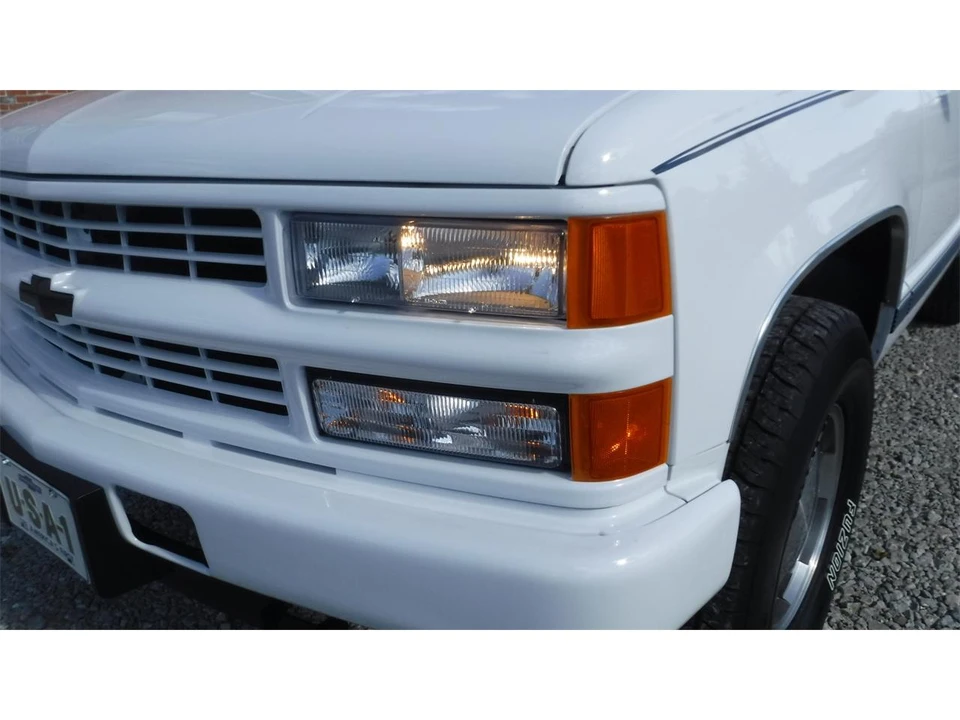 1998 Chevrolet Silverado - Image 4 of 31