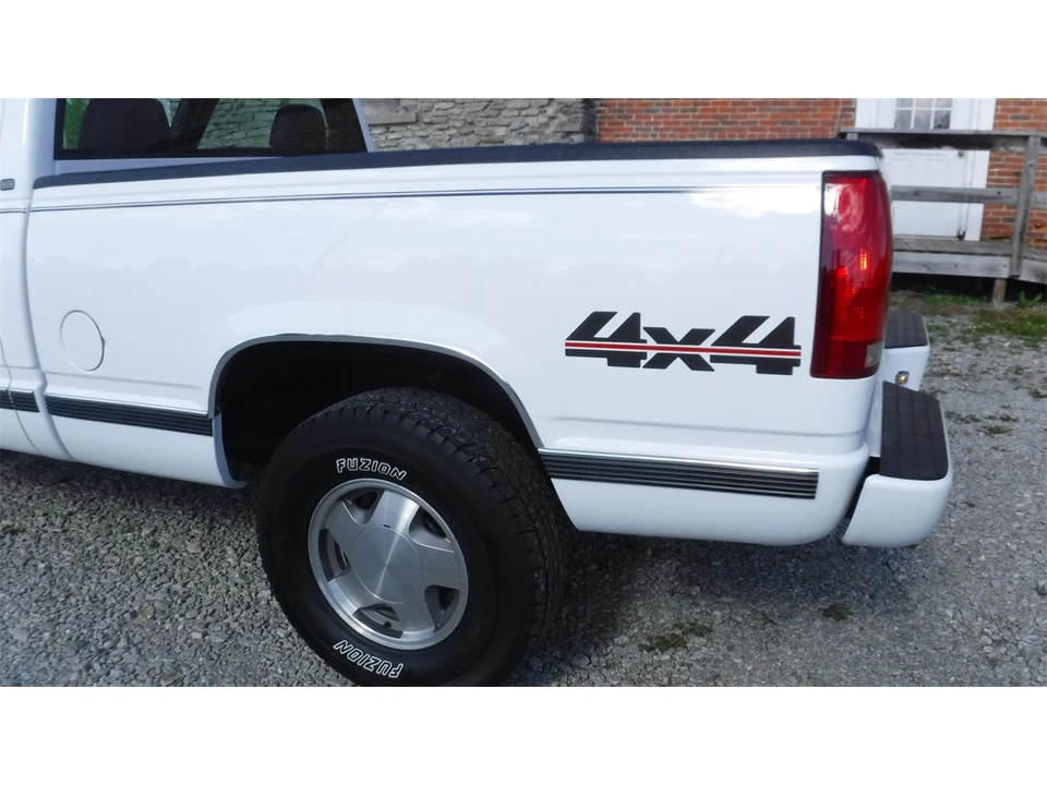 1998 Chevrolet Silverado - Image 8 of 31