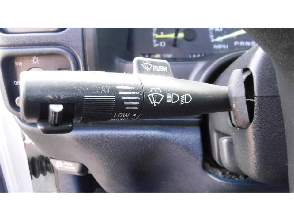 1998 Chevrolet Silverado - Image 15 of 31