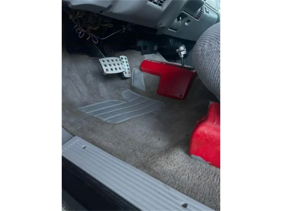 1998 Chevrolet Silverado - Image 8 of 17