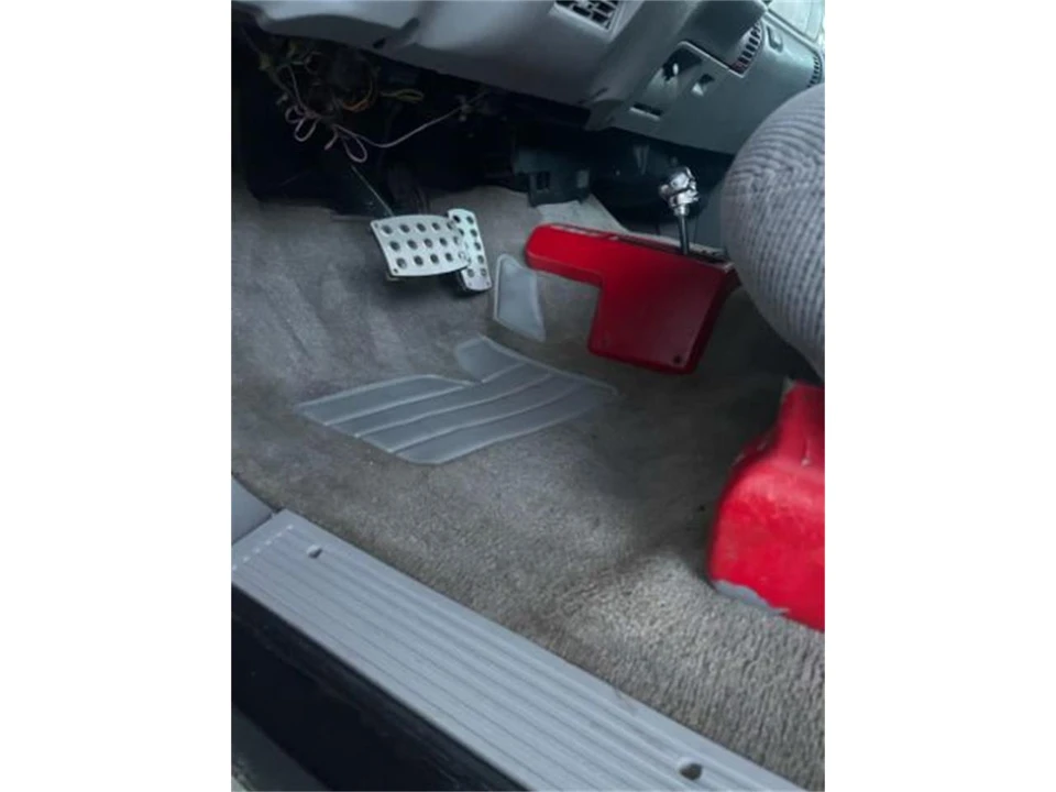 1998 Chevrolet Silverado - Image 13 of 17
