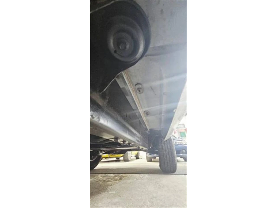 1998 Chevrolet Silverado - Image 2 of 30