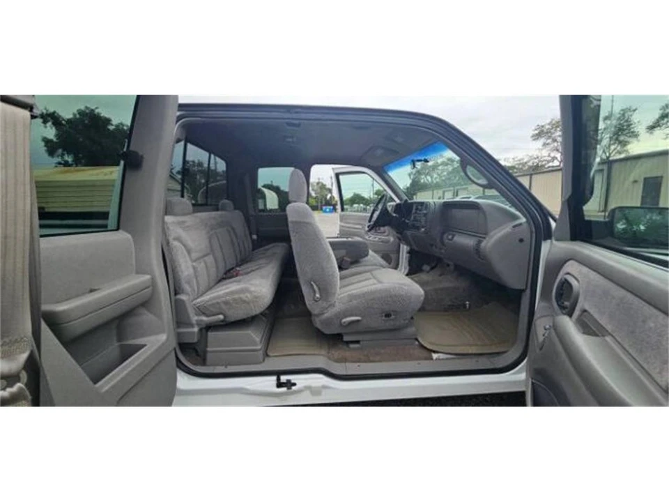 1998 Chevrolet Silverado - Image 21 of 30