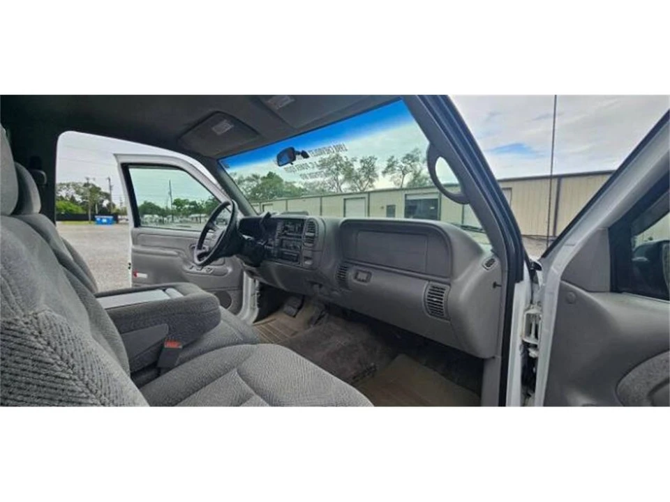1998 Chevrolet Silverado - Image 24 of 30