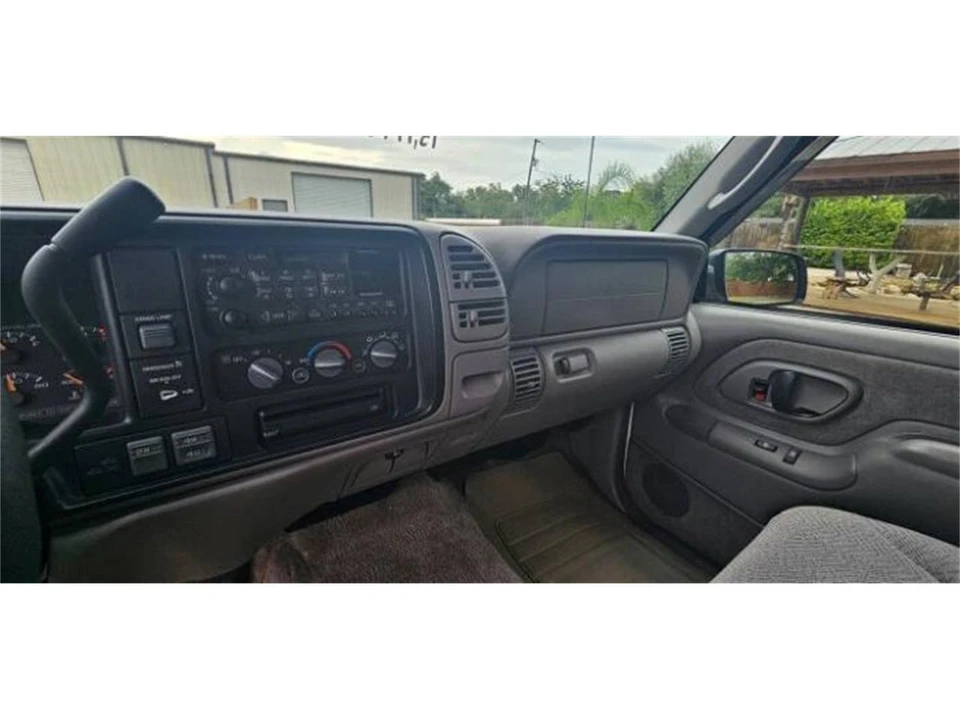 1998 Chevrolet Silverado - Image 25 of 30