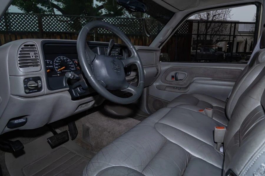 1998 Chevrolet Silverado - Image 24 of 30