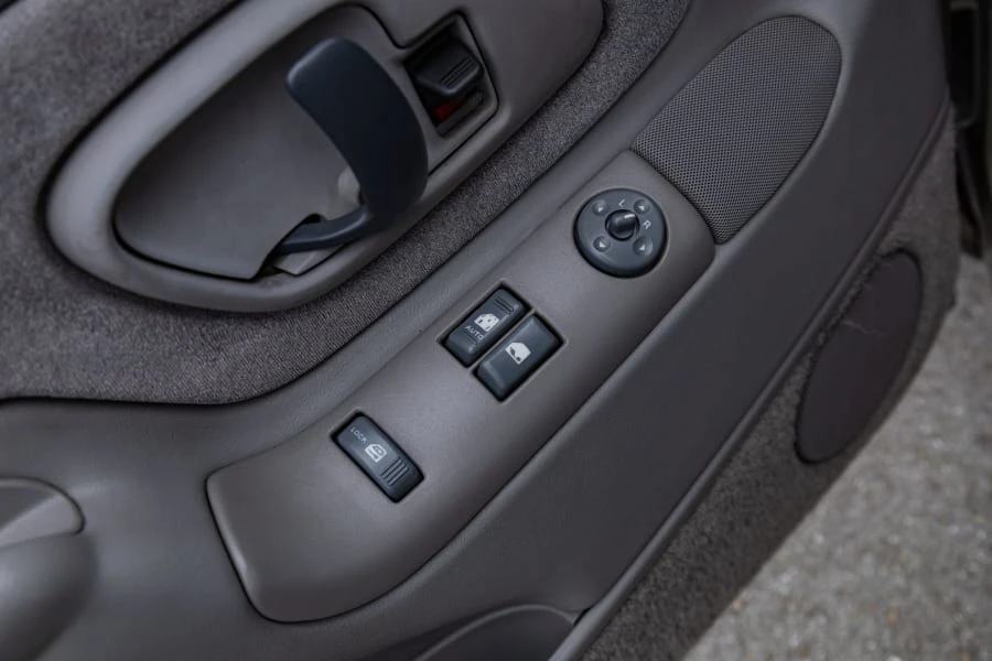 1998 Chevrolet Silverado - Image 21 of 30