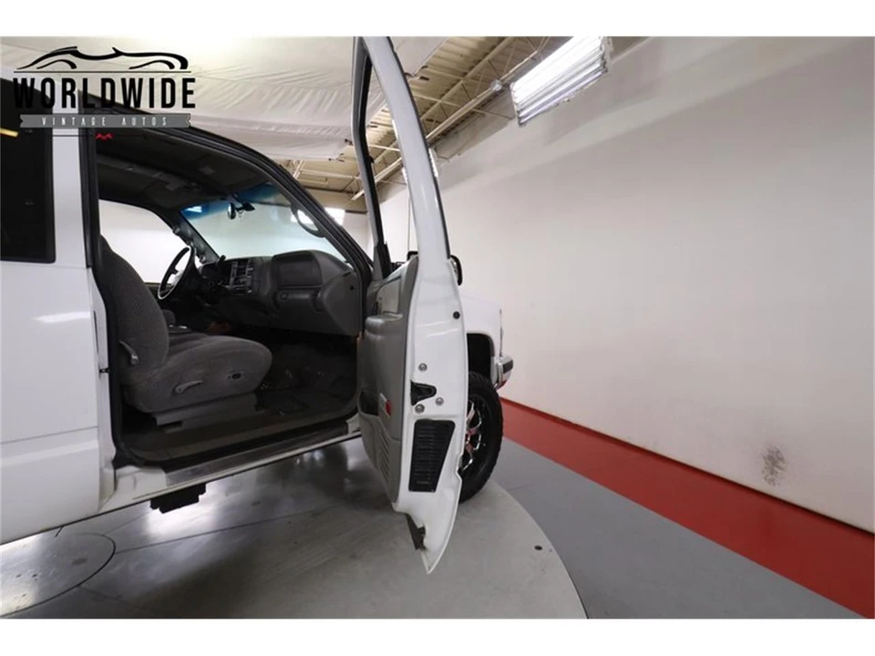 1998 Chevrolet Silverado - Image 31 of 31