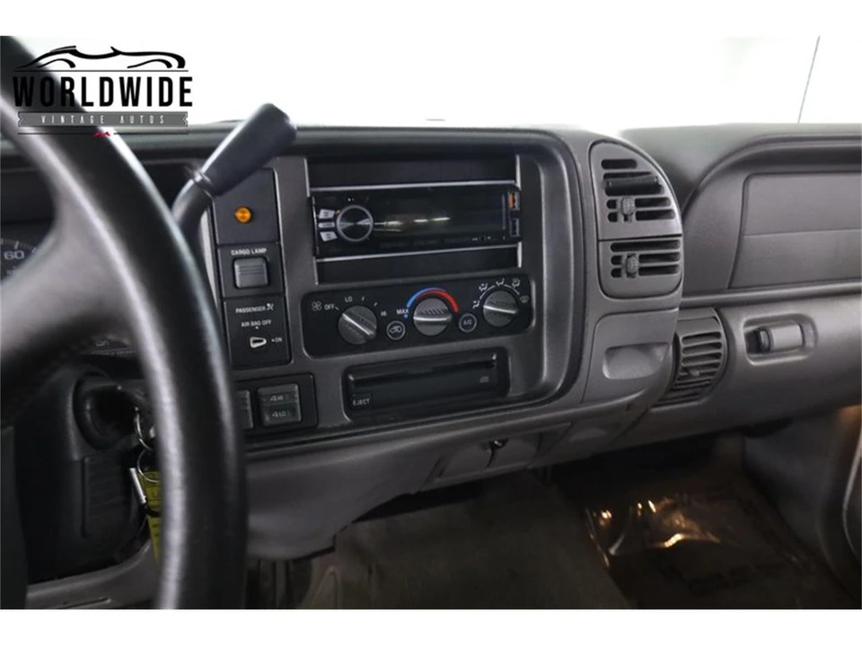 1998 Chevrolet Silverado - Image 29 of 31