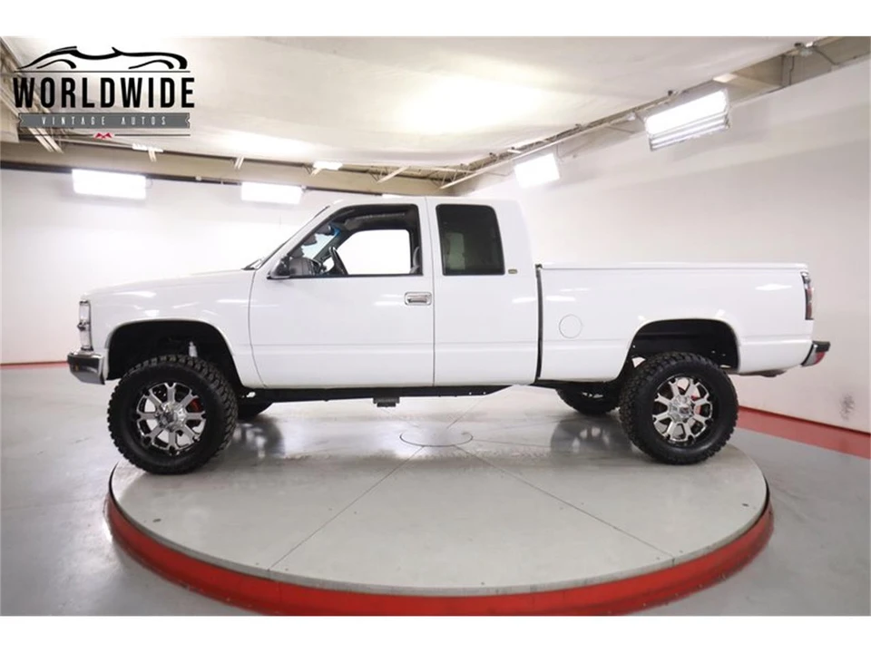 1998 Chevrolet Silverado - Image 3 of 31