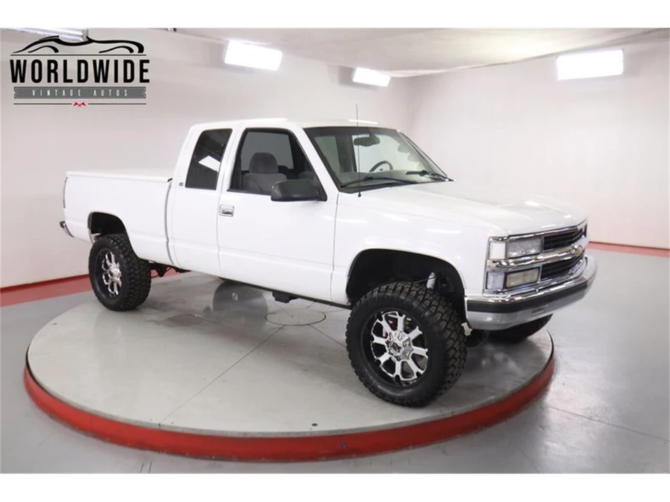 1998 Chevrolet Silverado - Image 2 of 31