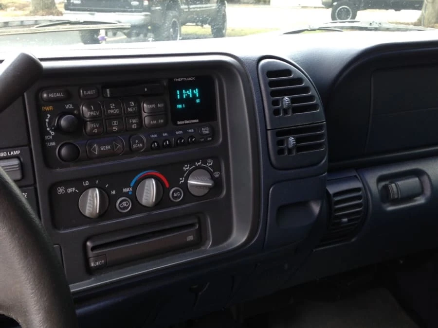 1998 Chevrolet Silverado - Image 5 of 11