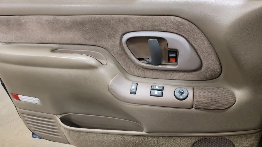1998 Chevrolet Silverado - Image 10 of 15