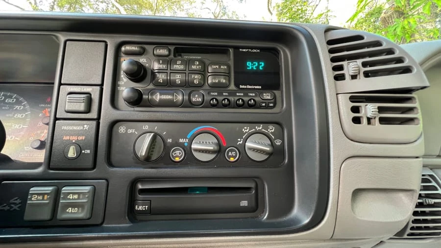 1998 Chevrolet Silverado - Image 6 of 15