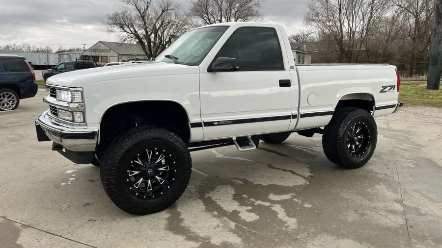 1998 Chevrolet Silverado - Image 2 of 12