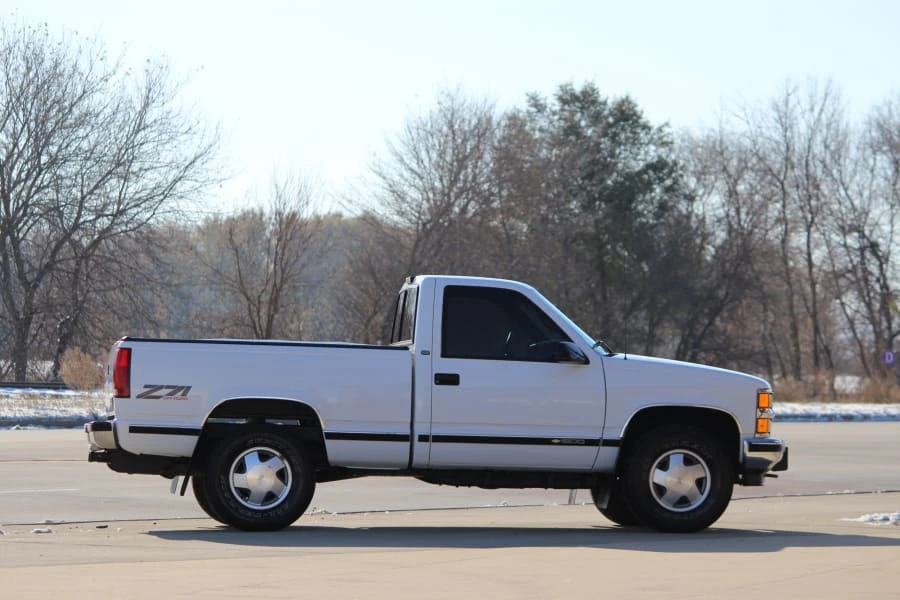 1998 Chevrolet Silverado - Image 2 of 5