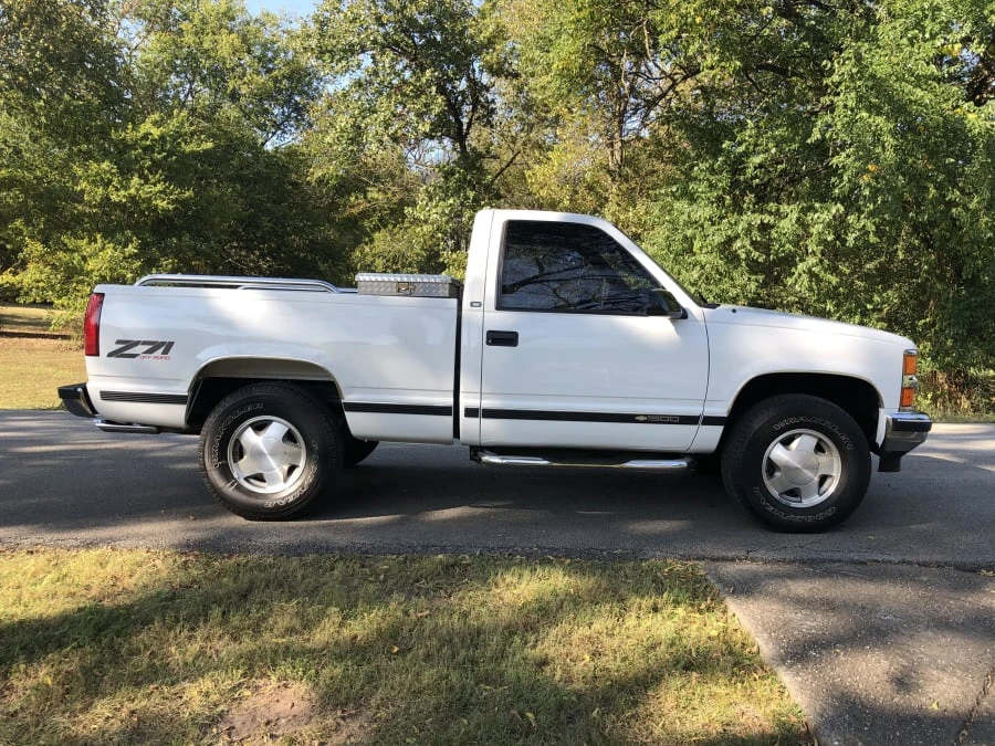1998 Chevrolet Silverado - Image 2 of 9
