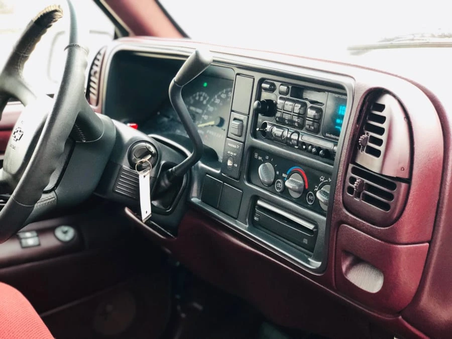 1998 Chevrolet Silverado - Image 6 of 13