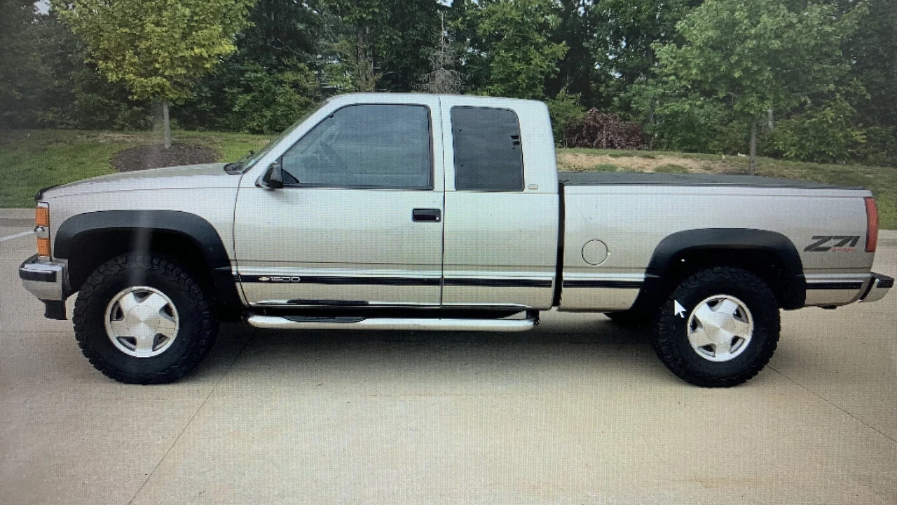 1998 Chevrolet C/K 4th Gen - Image 2 of 22