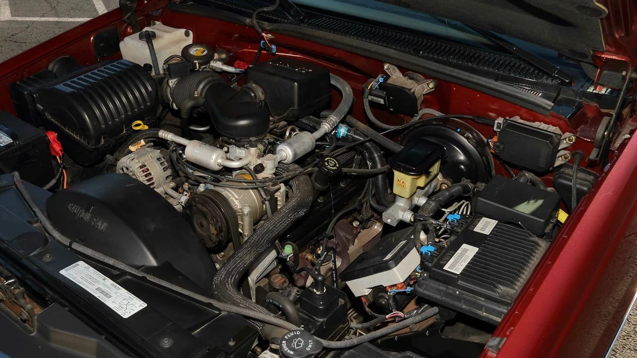 1998 Chevrolet C/K 4th Gen - Image 6 of 26