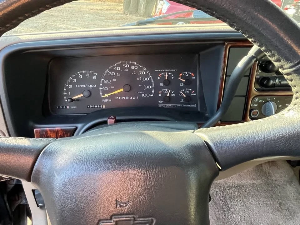 1998 Chevrolet Suburban - Image 15 of 20