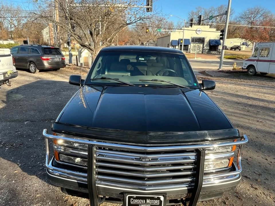 1998 Chevrolet Suburban - Image 8 of 20
