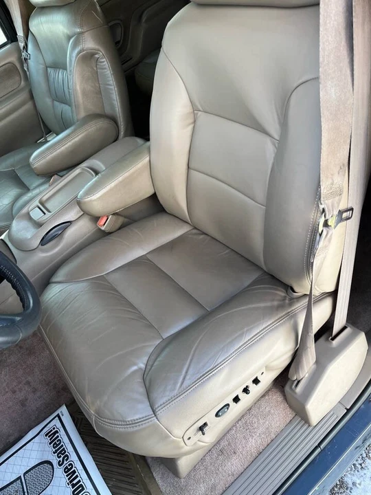 1998 Chevrolet Suburban - Image 11 of 20