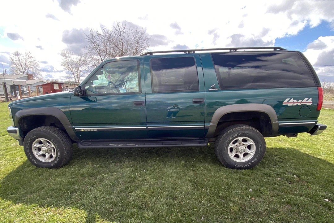 1998 Chevrolet Suburban 8th Gen - Image 3 of 31